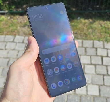 Poco F5 akıllı telefon incelemesi