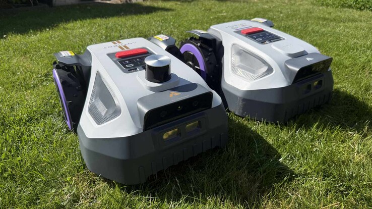 Anthbot M9 (ön) modeli, LiDAR kulesi ve yarış şeritleri açısından Anthbot M9 (arka) modelinden farklıdır.