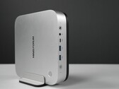 Minisforum M2 Pro Mini PC, kutusunda dikey bir stand ile birlikte gelir.