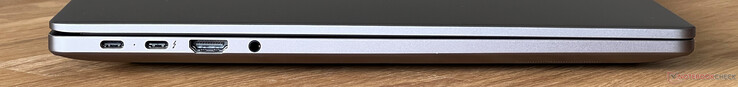 Sol taraf: USB-C 3.2 Gen.1 (5 Gb/sn, DisplayPort alt modu, Güç Dağıtımı), Thunderbolt 4 ile USB-C 4.0 (40 Gb/sn, DisplayPort alt modu, Güç Dağıtımı), HDMI 2.1, 3,5 mm ses