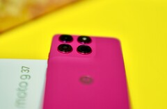 Moto G37’nin kasası şık, ancak üretim kalitesi mükemmel değil.
