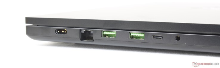 Sol: AC adaptörü, 2,5 Gbps RJ-45, 2x USB-A 3.2 Gen. 2, Güç Dağıtımlı USB-C + DisplayPort 1.4, 3,5 mm kulaklık