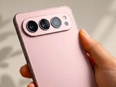 Samsung Galaxy S27 Ultra'nın, yeni üçlü kamera tasarımı sayesinde Galaxy S26 Ultra'ya kıyasla dört avantaj sunduğu söyleniyor.