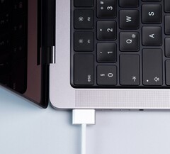 WhatCable, MagSafe ve USB-C kabloları hakkında bilgi sunar.