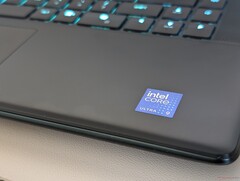 Yeni Arrow Lake CPU, daha yüksek saat hızları ile bir çentik atıyor, bu da üç haneli rakamlara kadar belirgin şekilde daha sıcak çekirdek sıcaklıkları anlamına geliyor