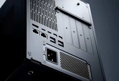 DeskOne A1 kompakt iş istasyonu bilgisayarının arkası.