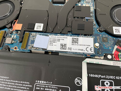 M.2-2280 SSD değiştirilebilir.