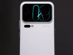 Arka ekranın çerçeveleri daha dar görünüyor. Resimde: Xiaomi 18 Pro'yu gösteren deneme videosundan bir ekran görüntüsü.