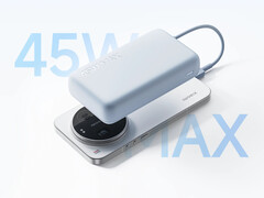 Xiaomi'nin yeni 45 W güç bankası, bir Xiaomi 17 Ultra'yı şarj ediyor.