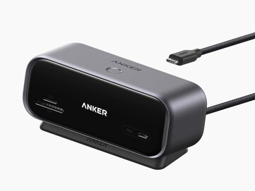 Demir grisi renkli Anker Masaüstü USB-C Hub