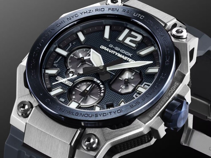 Casio G-Shock Gravitymaster GWR-B3000 saatleri üç alt kadranla birlikte gelir