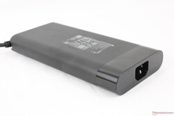 230 W varil AC adaptörü