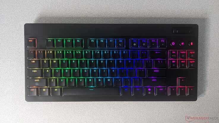 Gökkuşağı RGB efektli BlackWidow V4 HyperSpeed TKL