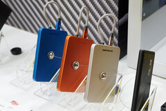 Pocket 5, Şubat ayı sonunda IWA'da üç renk seçeneğiyle gösterildi.