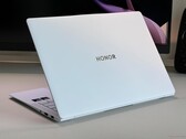 Arrow Lake ve mükemmel giriş aygıtlarına sahip 1 kg Ultrabook - Honor MagicBook Art 14 2025 İnceleme