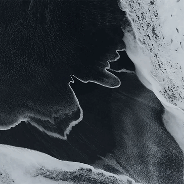 Pixel 11 Pro Fold'un Ay Işığı, Lunar Tides duvar kağıdını gösteren erken bir sızıntı