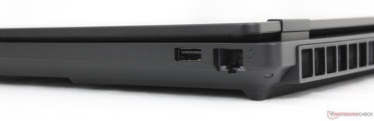 Sağ: USB-A (10 Gbps), RJ-45 (1 Gbps)