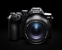Sony RX10 V, 25x optik zoom özelliğine sahiptir.