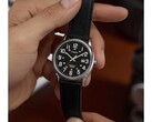 Timex TW2Y12800JQ, 38 mm gümüş tonlu kasayla gelir.