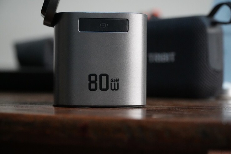 AceFast 6'sı 1 arada şarj istasyonu maksimum 80 W güç çıkışı sağlar