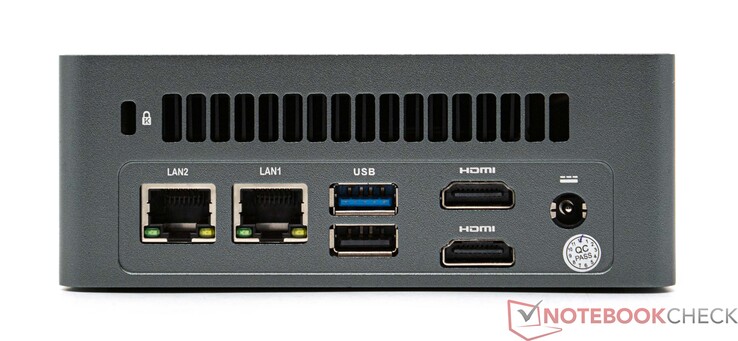 Arka: 2x 2.5G LAN, 1x USB 3.2, 1x USB 2.0, 2x HDMI 2.0 şebeke bağlantısı (12 V; 5 A)