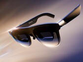 Xreal 1 Pro+ AR gözlükleri, dizüstü bilgisayarlara, telefonlara ve oyun konsollarına bağlandığında 1.200 nit parlaklığında HDR görüntüler sunar.