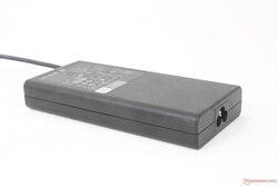 245 W AC adaptör