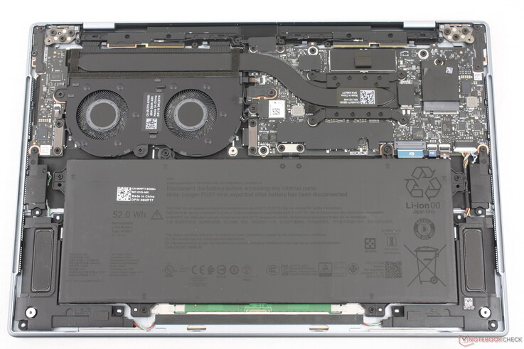 XPS 13 Wildcat anakartı. Yalnızca pil ve M.2 2242 SSD çıkarılabilir.