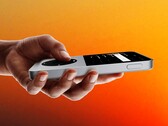 Sudo, bir Apple iPod Classic'i oldukça andırıyor.