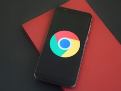 GLM-5.3'ü ve Chrome'daki bir güvenlik açığından yararlanmayı betimleyen Google Chrome logolu akıllı telefon