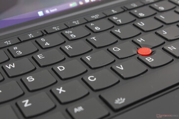 Tuş geri bildirimi düzgün ancak tipik bir ThinkPad dizüstü bilgisayar klavyesi kadar sert değil