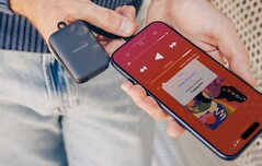 Twelve South PowerClip, 2.000 mAh kapasiteli kompakt bir güç bankasıdır.