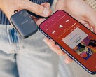Twelve South PowerClip, 2.000 mAh kapasiteli kompakt bir güç bankasıdır.