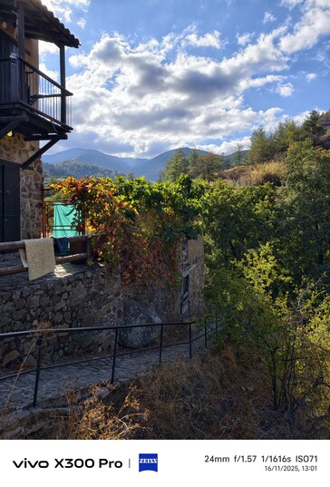 Vivo X300 Pro 24 mm varsayılan ayarı.