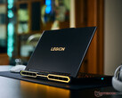 Yeni Legion Pro 7 16IAX10H, 2025 yılında incelediğimiz model ile aynı tasarıma sahip; söz konusu modelin resmi aşağıda yer almaktadır.