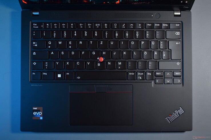 Lenovo ThinkPad T14s G4: klavye alanı