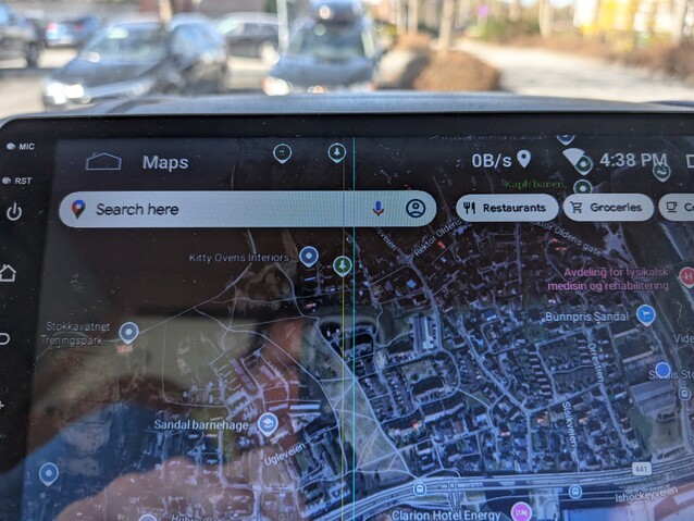 720p'de ekran hiçbir zaman harika değildi, ancak yaklaşık 4 yıllık kullanımdan sonra dikey çizgiler görünmeye başladı.