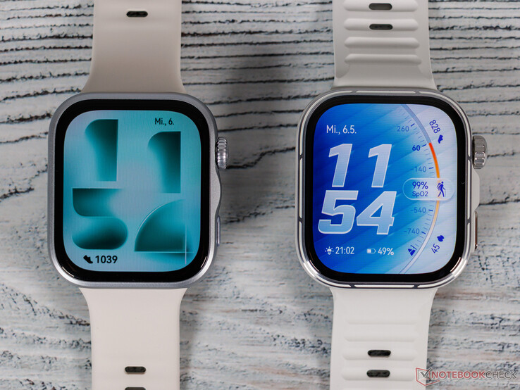 Watch Fit 5 Pro (sağda) Pro olmayan versiyonun yanında