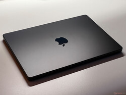 Apple MacBook Pro 14 M3 Pro incelemesi. Test cihazı tarafından sağlanmıştır: