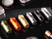 Tank007 E25 EDC el feneri altı farklı renkte mevcuttur.