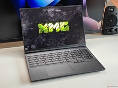 XMG Apex 16 Max (görüntü kaynağı: Notebookcheck)