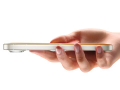 Vivo X300 FE temelde S50 Pro mini'nin yeniden düzenlenmiş halidir. Resimde: telefonun kalınlığını gösteren bir tanıtım resmi.