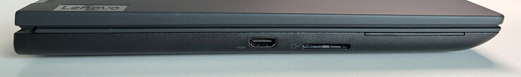 Sol: HDMI 2.1, SD kart okuyucu, SmartCard okuyucu (isteğe bağlı)
