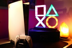 PS5 dijital konsolunun bir resmi