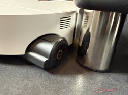 Uzatılabilir rulo paspas neredeyse çerçevesiz temizlik sağlar.