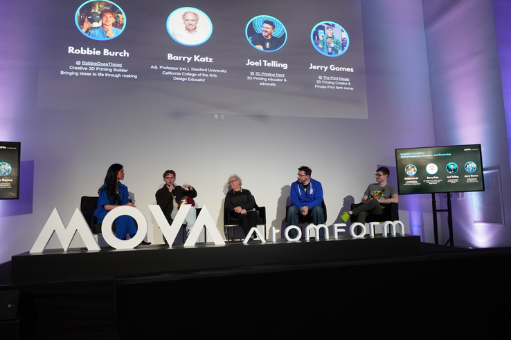 Yaratıcılar ve eğitimciler AtomForm Palette 300'ü tartışmak için bir araya geldi