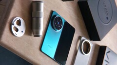 Vivo X Fold 7, 26 Haziran’da şirketin bugüne kadarki en iyi kameralı katlanabilir telefonu olarak piyasaya çıkacak; cihaz, Vivo X300 kamera donanımına ve optimize edilmiş çoklu görev özelliğine sahip olacak.