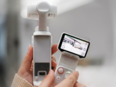 Insta360 Luna Ultra, dokunmatik ekranlı çıkarılabilir bir uzaktan kumandaya sahiptir.
