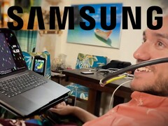 Üstünde Samsung logosu bulunan, BCI kullanan bir Neuralink hastası.