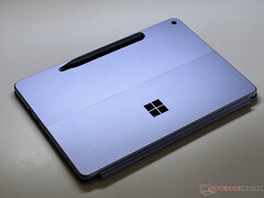 Surface Pro 12 inç, 90 Hz ekran içerir.
